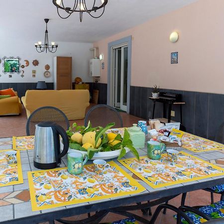 ピアーノ・ディ・ソッレント Casa Donna Soniaヴィラ エクステリア 写真